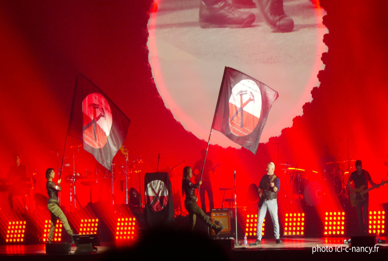En images. So Floyd enflamme le Zénith de Nancy avec un hommage à Pink Floyd