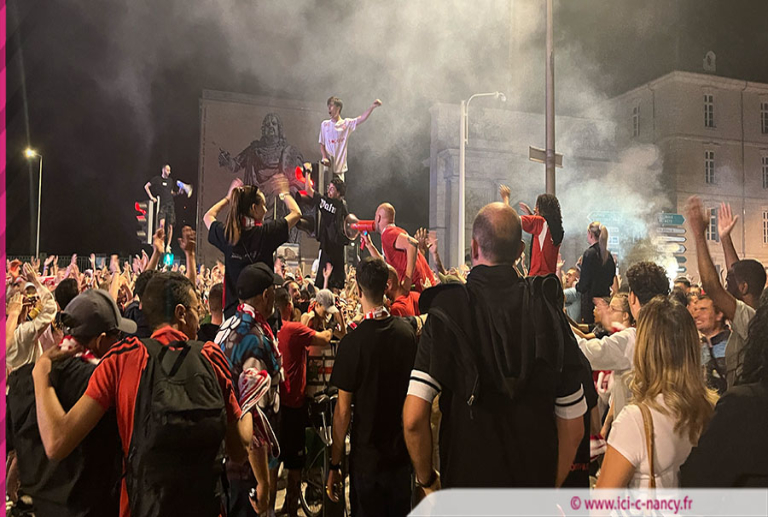 Vidéo. L'ASNL remonte en Ligue 2, la fête sur la place Stanislas ! 