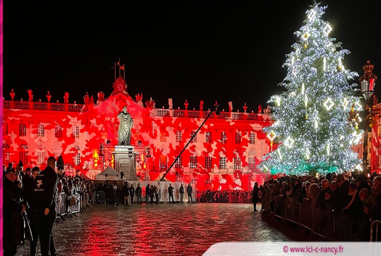 Nancy : le grand sapin de la place Stanislas arrive ce jeudi matin
