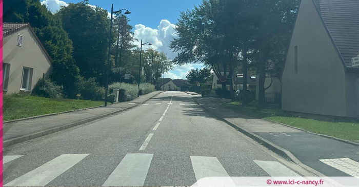 Seichamps : trottinette contre voiture, une jeune femme transportée à l’hôpital