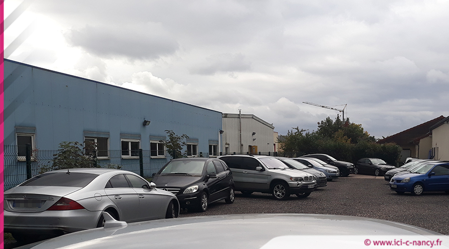 Car factory 121021
