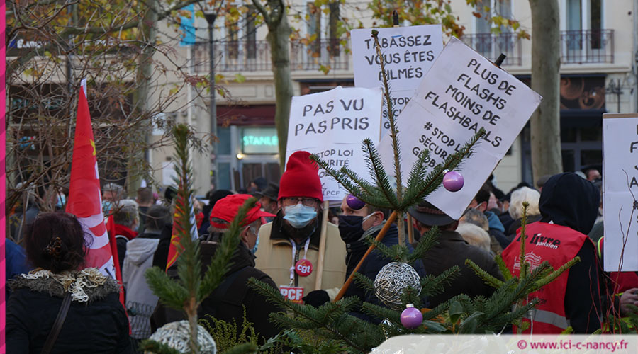 Manif 281120 Maginot