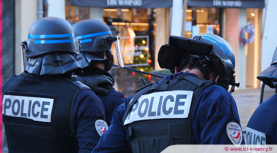 Manif281120 police