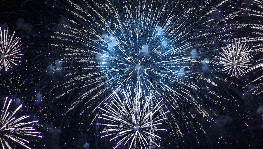 feu artifice bleu
